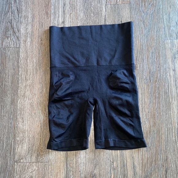 Dreamwear size 1x ladies shapewear bottoms - Picture 1 of 3